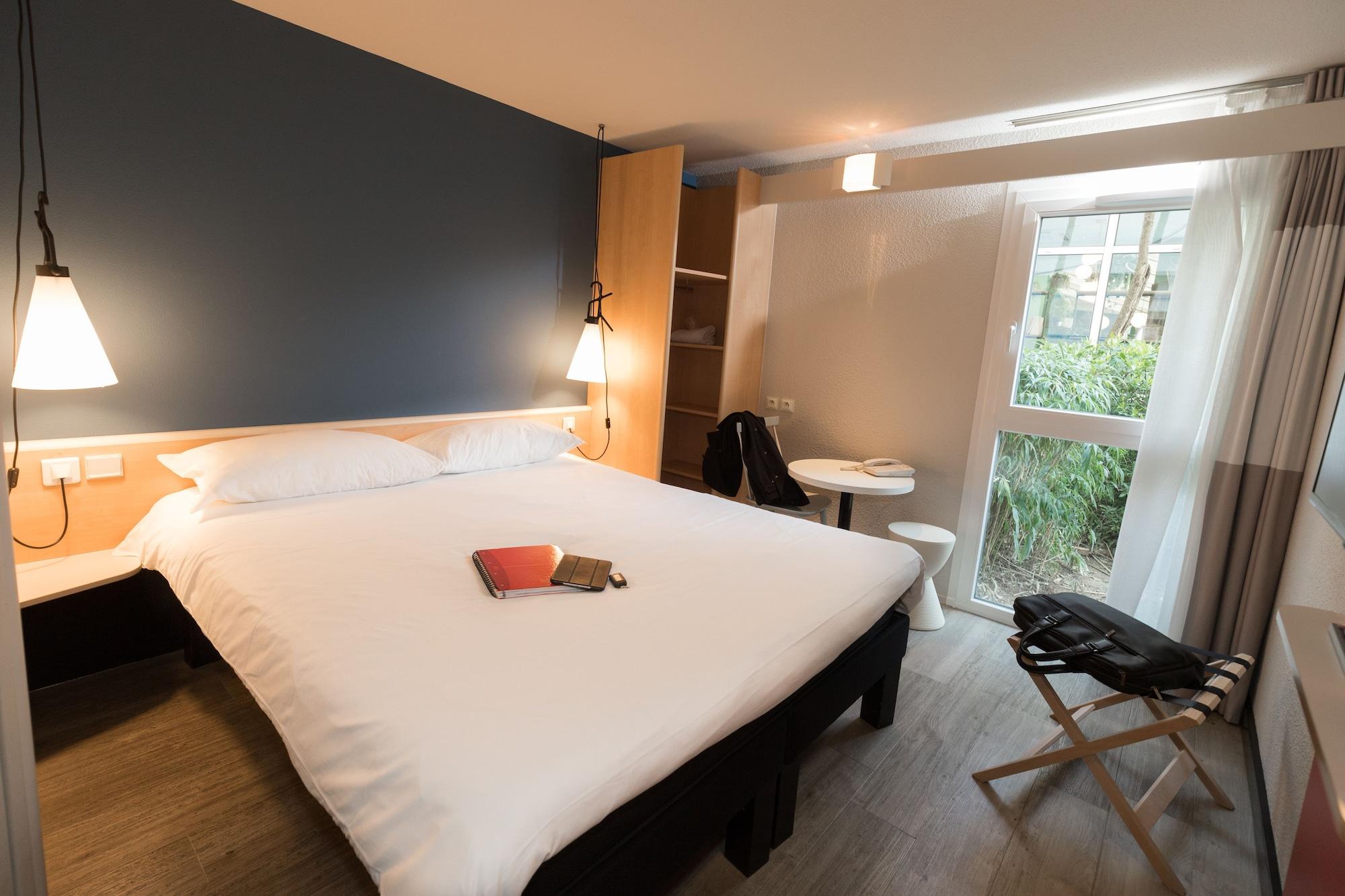 Отель Ibis Nantes Saint Herblain Экстерьер фото